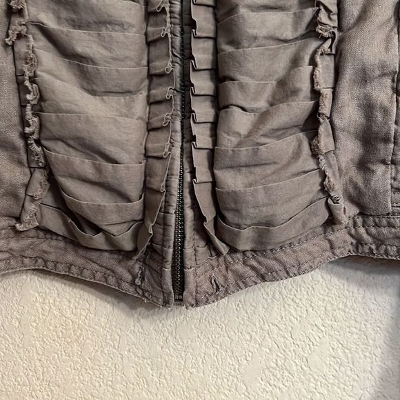 Linen Ruffle Jacket - Picture 3 of 11